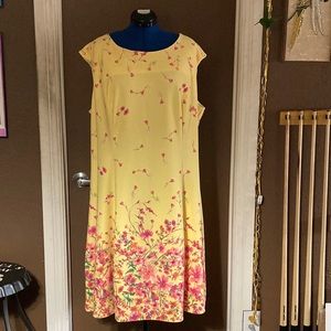 GOING SOON Yellow sleeveless dress